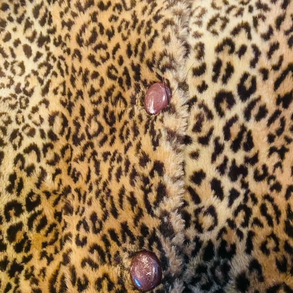 Girls Leopard Coat Large - Picture 5 of 10